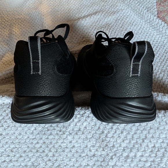 Skechers Wide Fit Memory Foam Sneakers NWOT - Picture 4 of 5